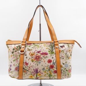 CD55 💖 Gucci Abbey Canvas Flora Tote Bag